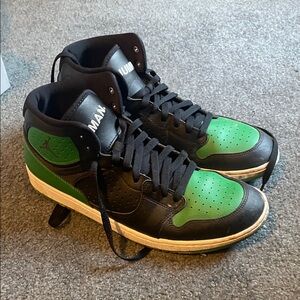Jordan Men's Sneakers in Black and Green
